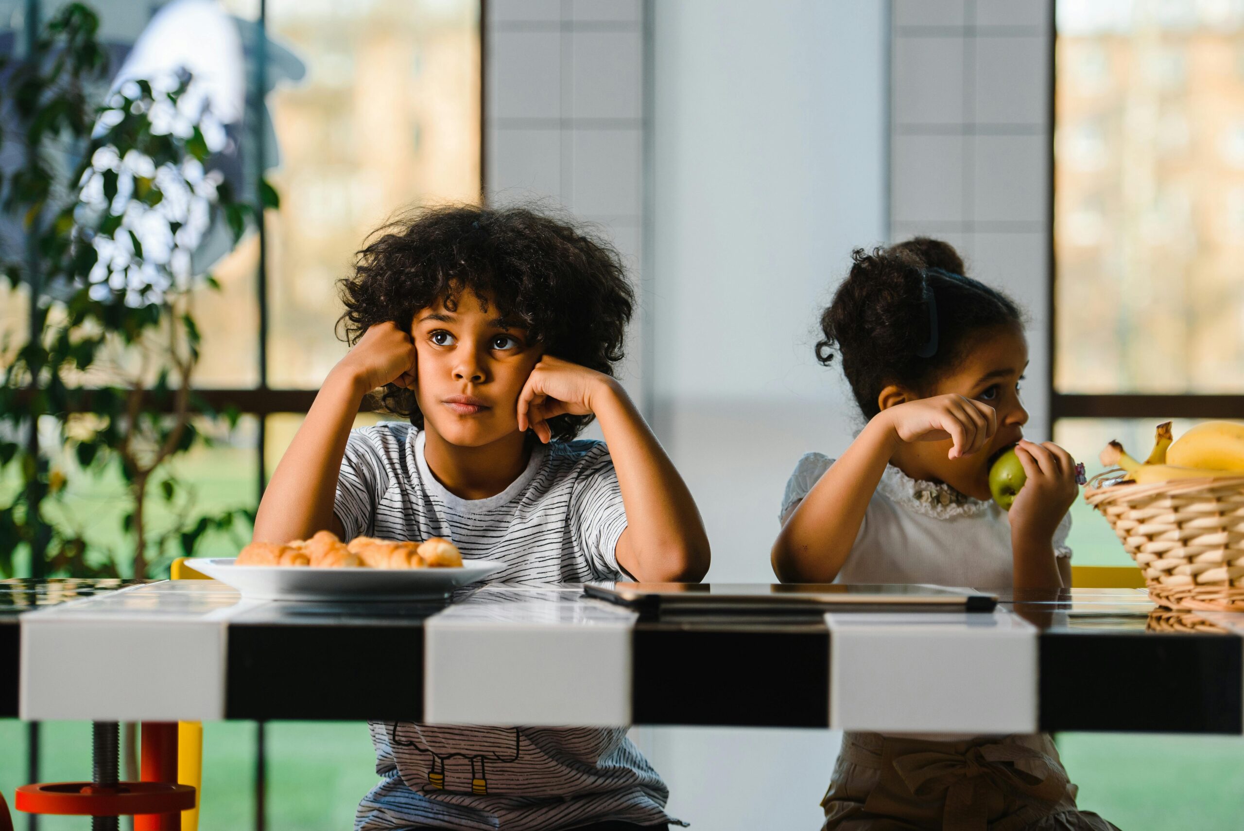 Nova lei em SP permite lanche adaptado e alterações de rotina para alunos com deficiência