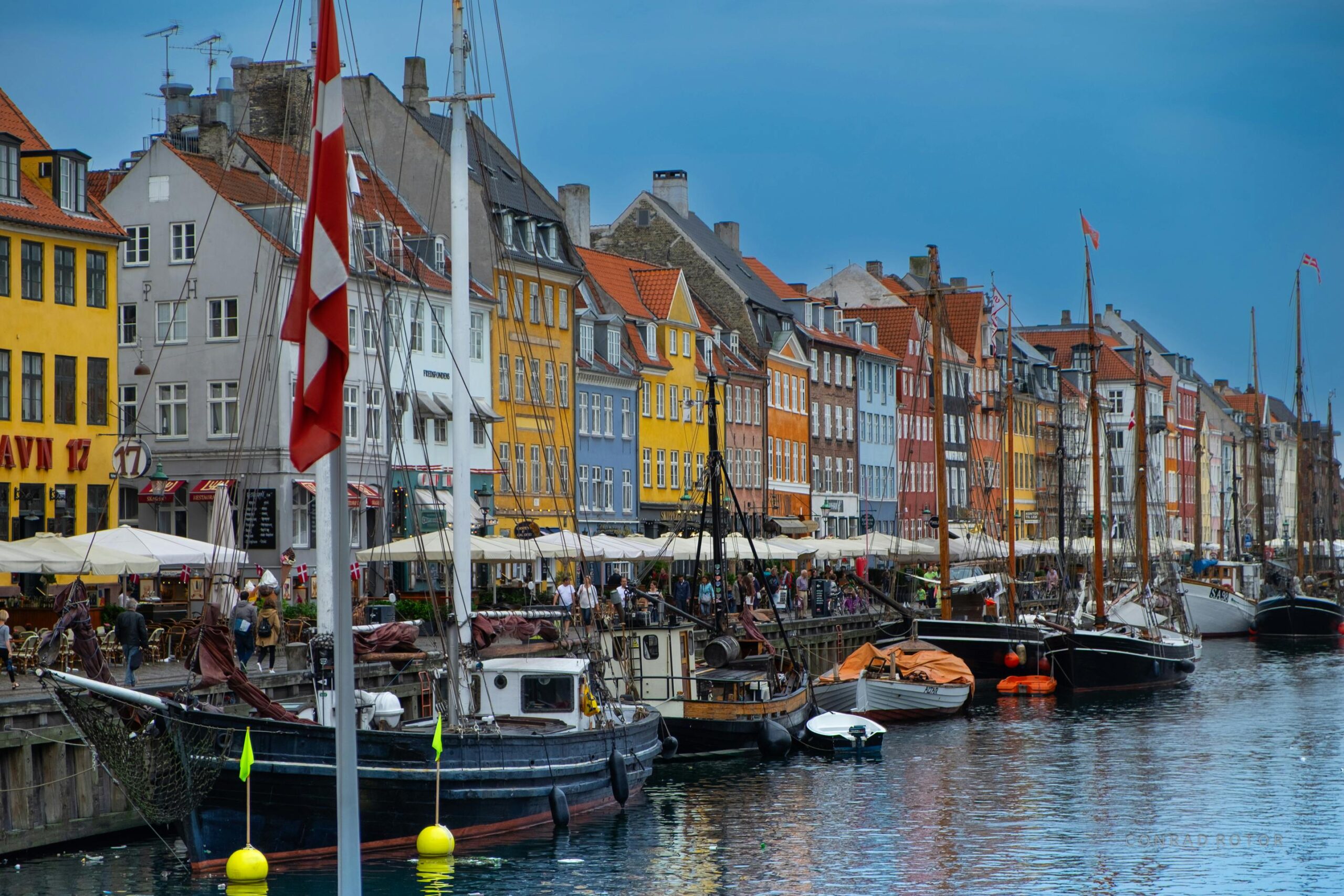 Dinamarca permitiria uso de IA nas provas orais de inglês do ensino médio a partir de 2026