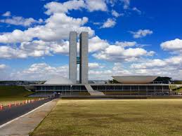 Alunos do Colégio Adventista conhecem Brasília em visita guiada com Rodrigo Zaelli